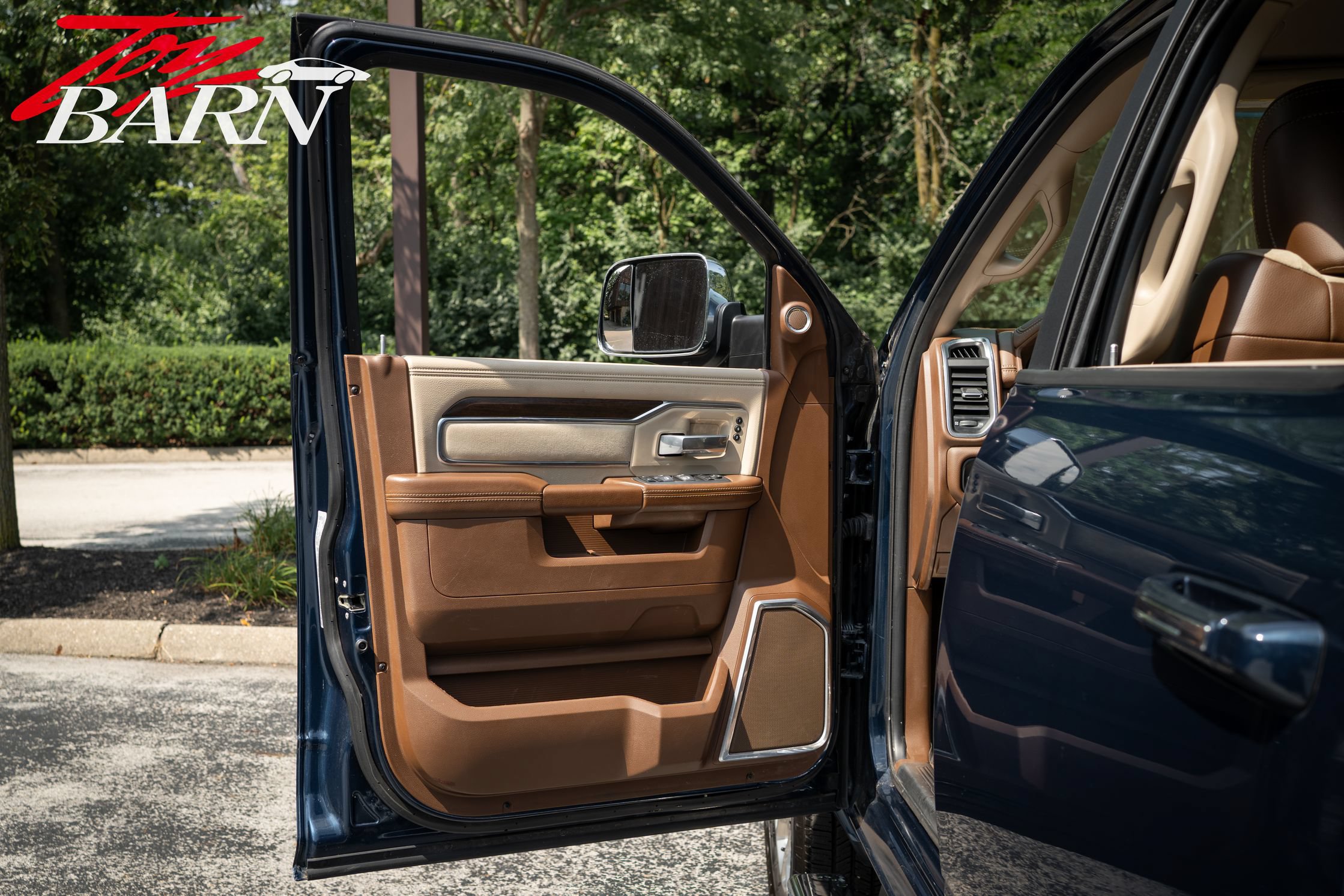 Used 2022 RAM 2500 Laramie AWD/4WD image 18