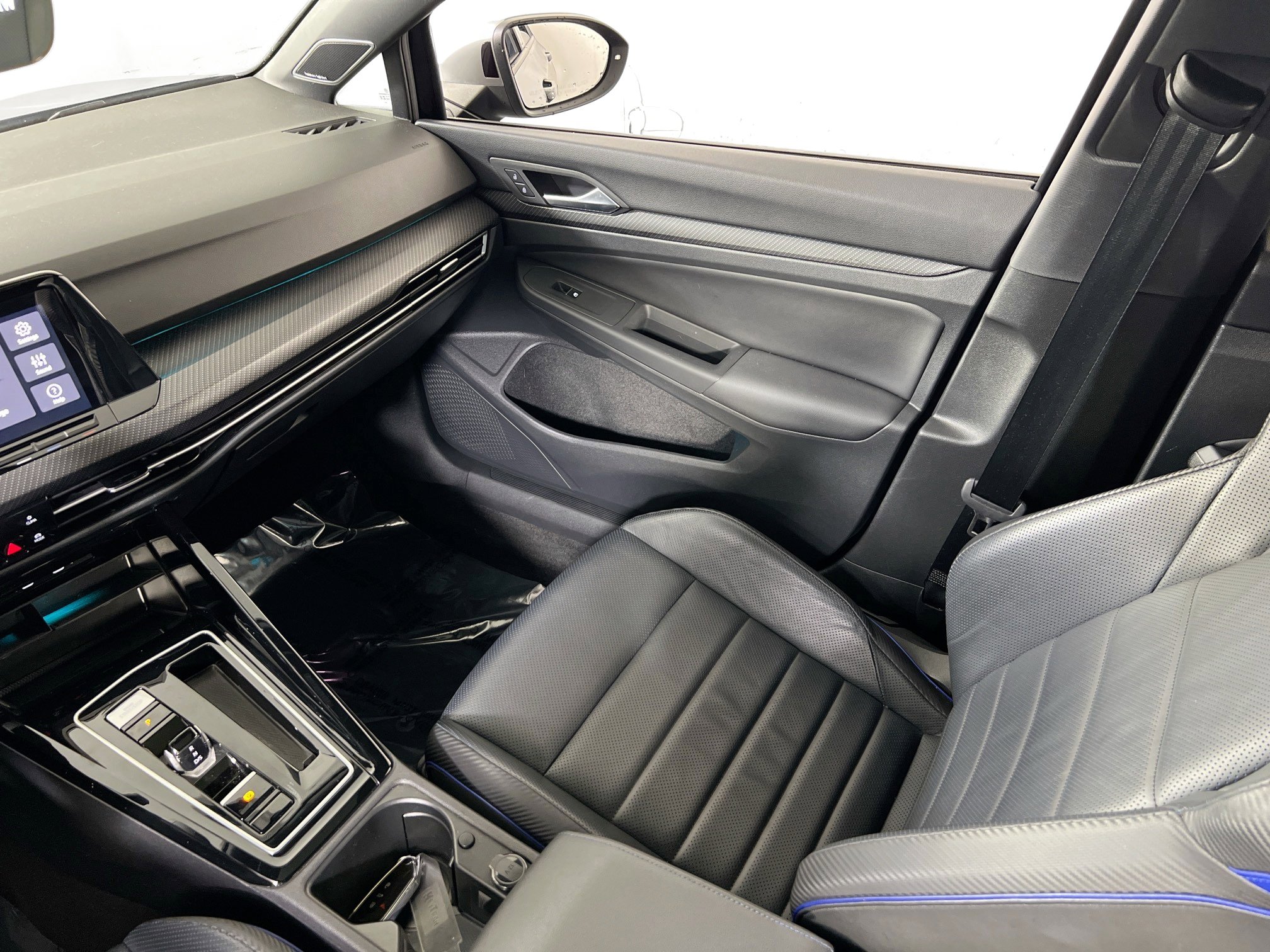 Used 2024 Volkswagen Golf R image 23