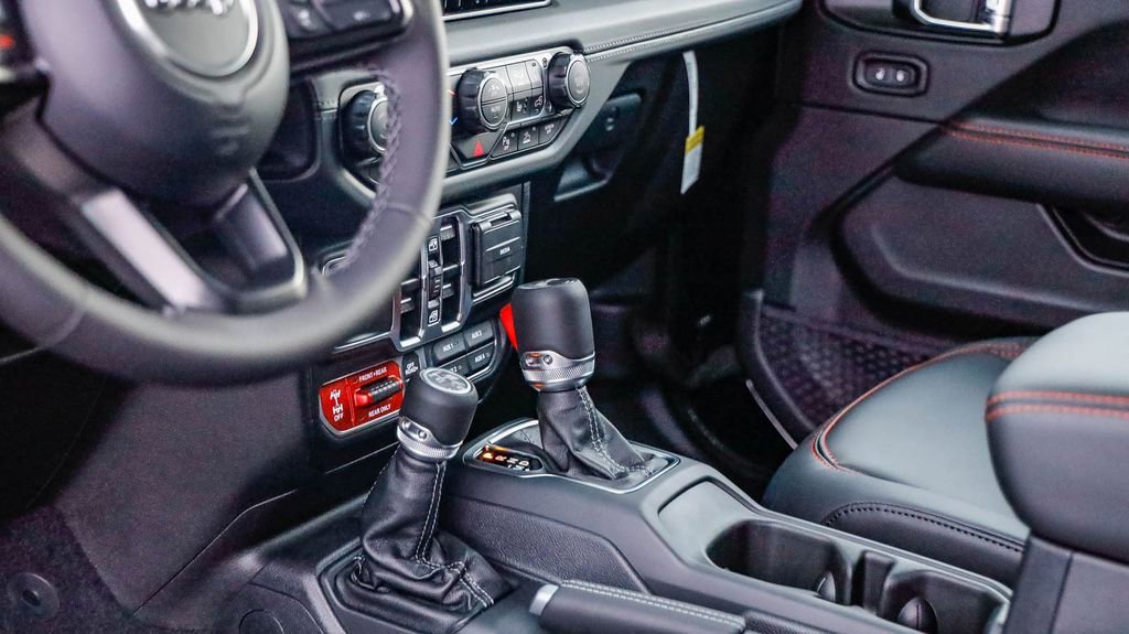 New 2025 Jeep Wrangler Unlimited Rubicon image 21