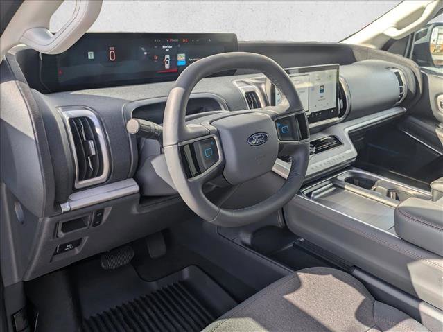 New 2025 Ford Expedition Active image 2