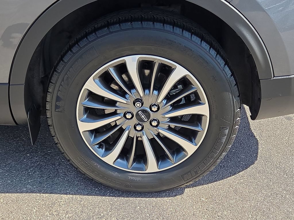 Used 2022 Lincoln Nautilus Reserve FWD image 11