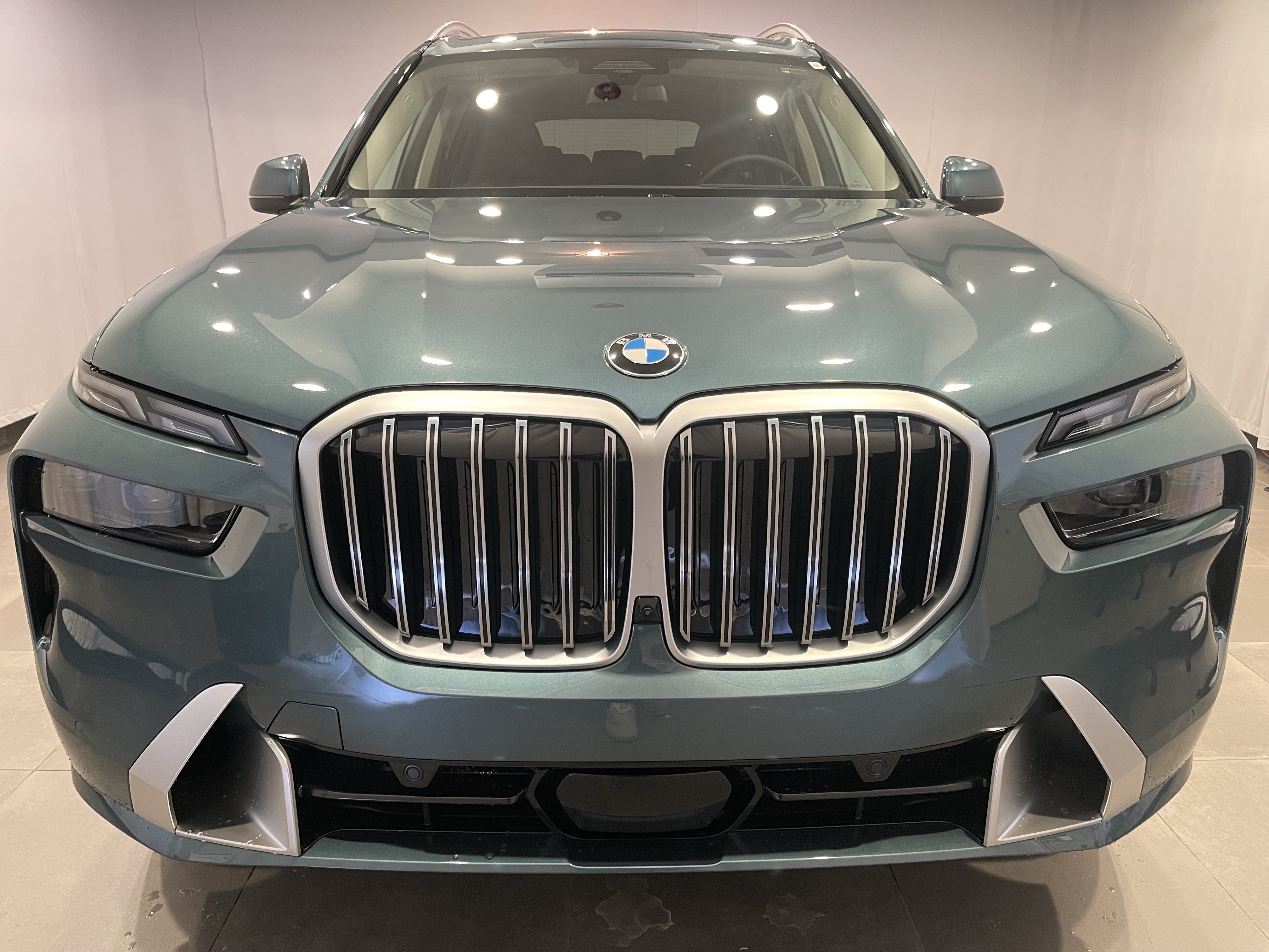 New 2027 BMW X7 xDrive40i AWD/4WD image 2