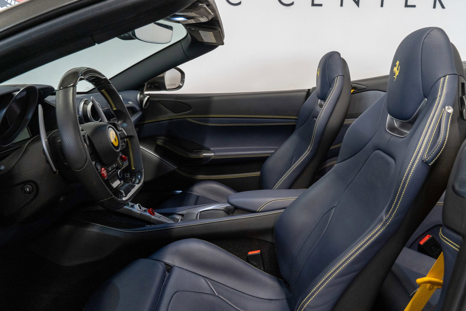 Used 2019 Ferrari Portofino RWD image 4