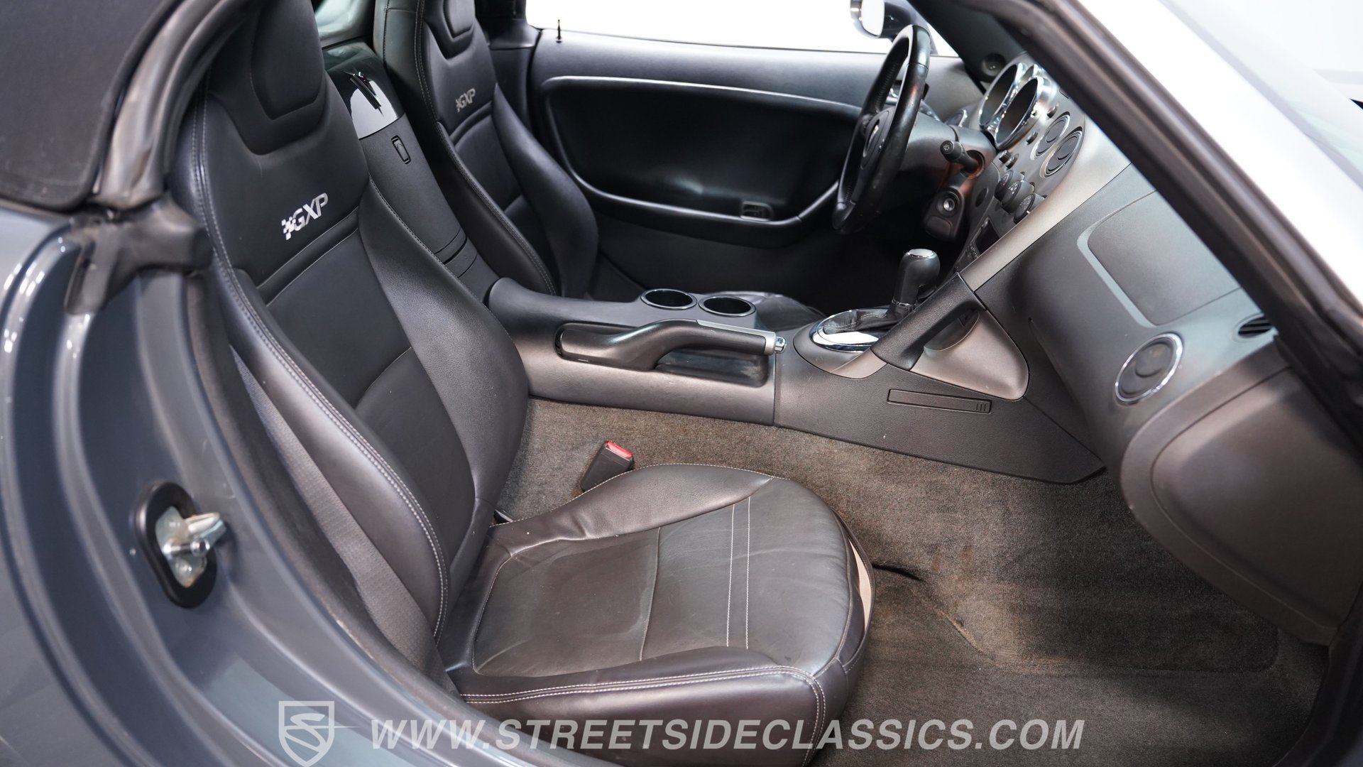 Used 2008 Pontiac Solstice GXP w/ Premium Package RWD image 36