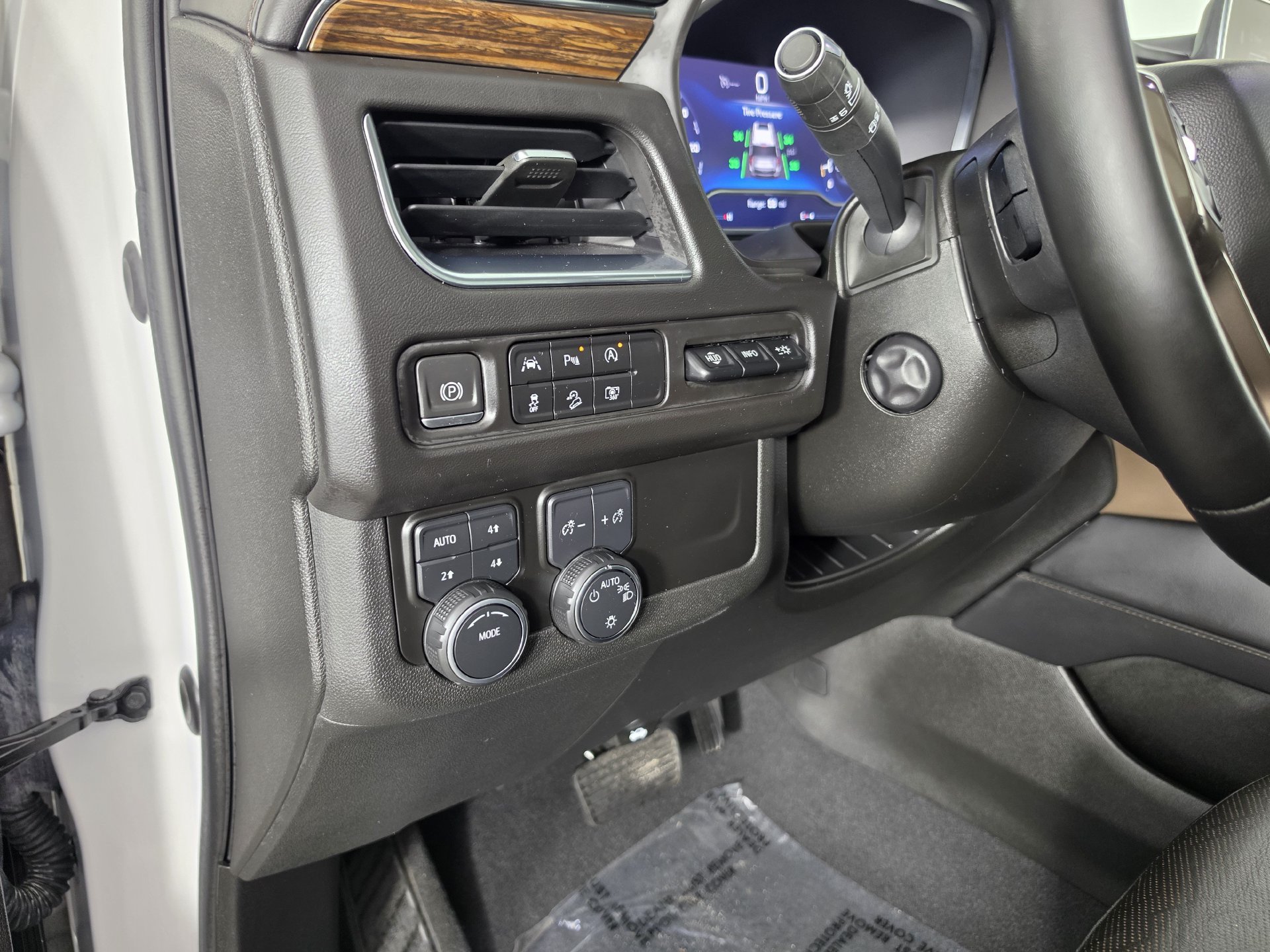 Used 2023 Chevrolet Tahoe High Country AWD/4WD image 7