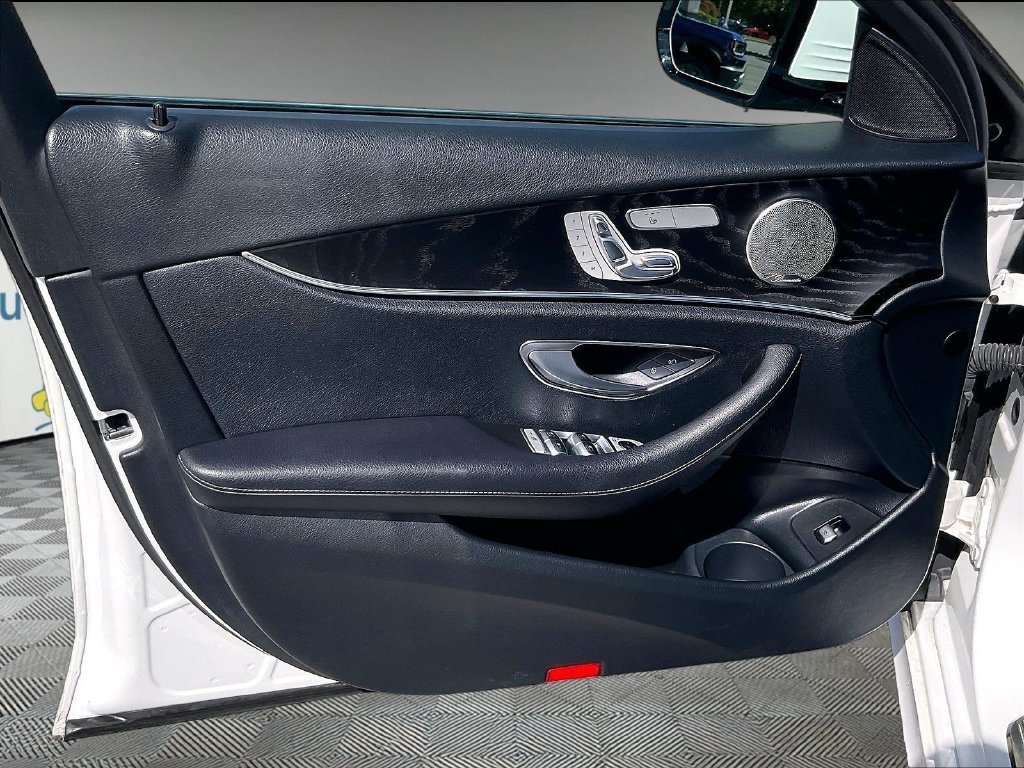 Used 2022 Mercedes-Benz E 350 4MATIC Sedan image 9