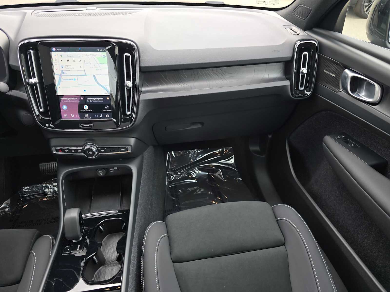 Certified 2023 Volvo C40 P8 Recharge Ultimate w/ Protection Package Premier AWD/4WD image 19