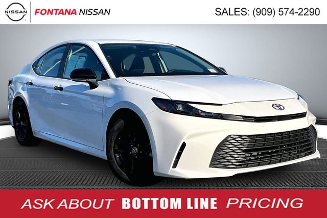 Used 2025 Toyota Camry LE image 1