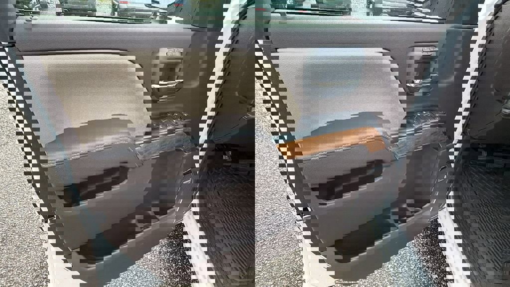 Used 2018 Chevrolet Silverado 1500 LTZ w/ Sport Package image 11