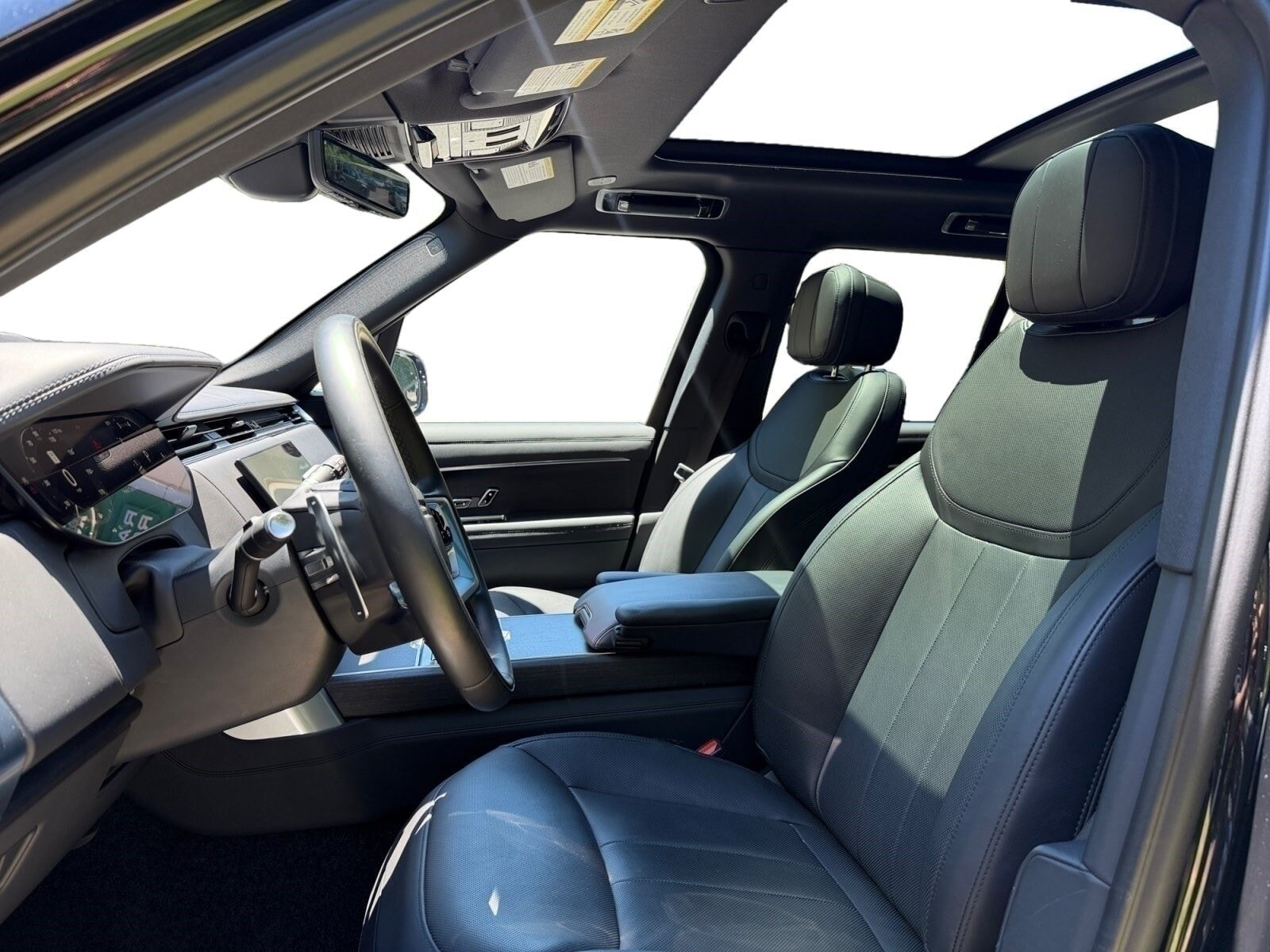 Certified 2023 Land Rover Range Rover SE AWD/4WD image 10