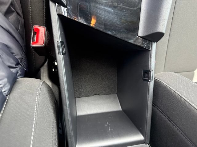 Used 2025 Hyundai Elantra SEL FWD image 29