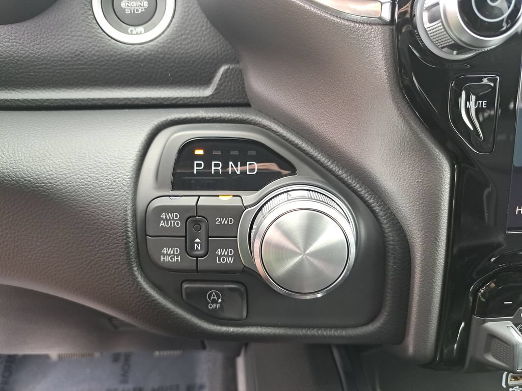 New 2026 RAM 1500 Laramie AWD/4WD image 24