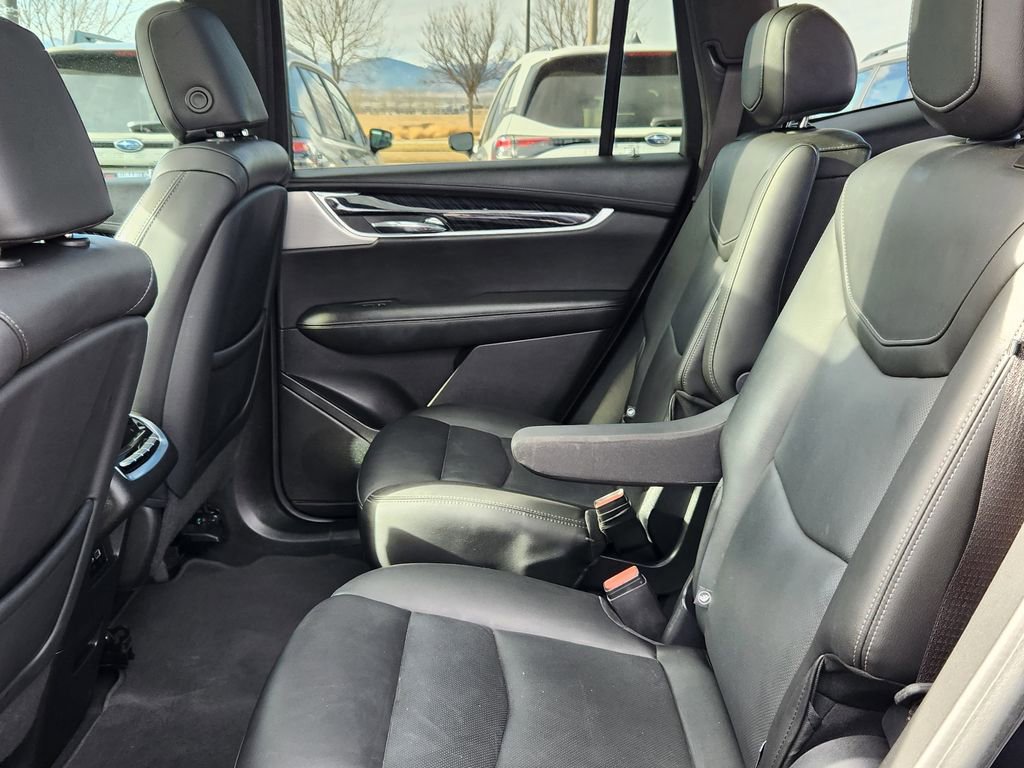 Used 2022 Cadillac XT6 Premium Luxury w/ Technology Package image 10