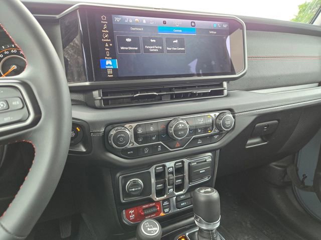 Used 2024 Jeep Wrangler Unlimited Rubicon w/ Technology Group AWD/4WD image 16