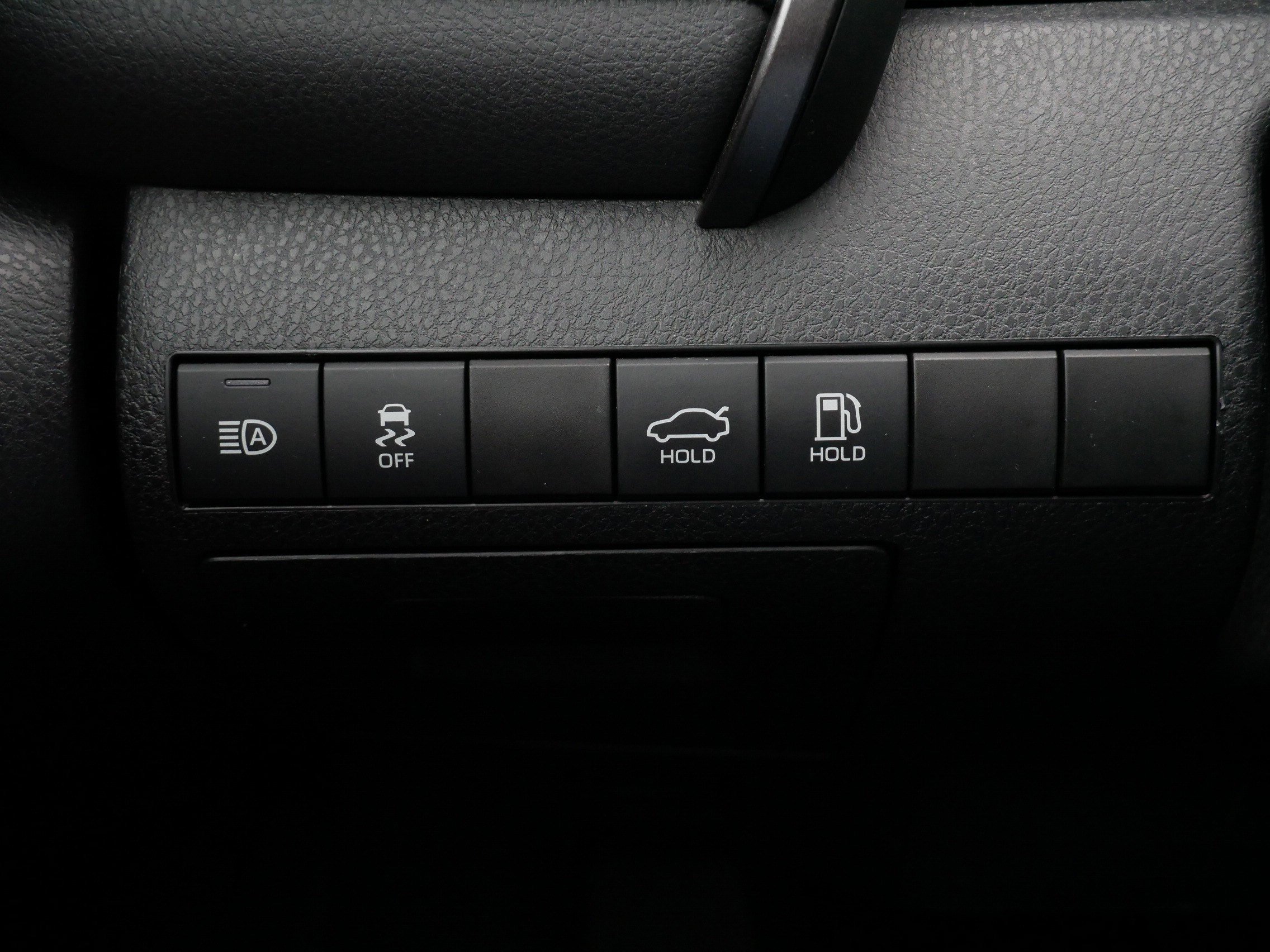 Used 2022 Toyota Camry LE AWD/4WD image 28