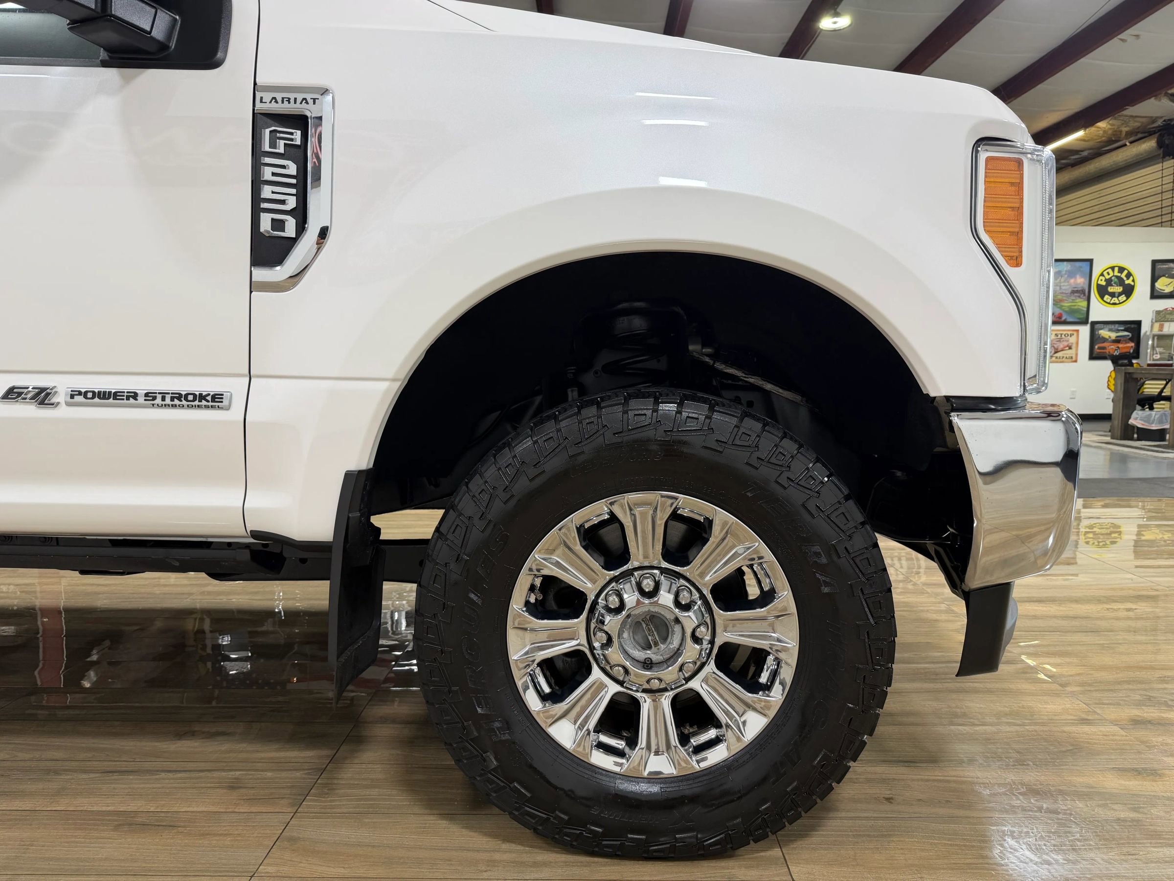Used 2019 Ford F250 Lariat w/ Lariat Ultimate Package AWD/4WD image 4