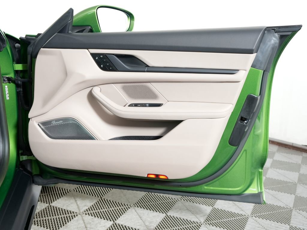 Certified 2022 Porsche Taycan 4S image 38