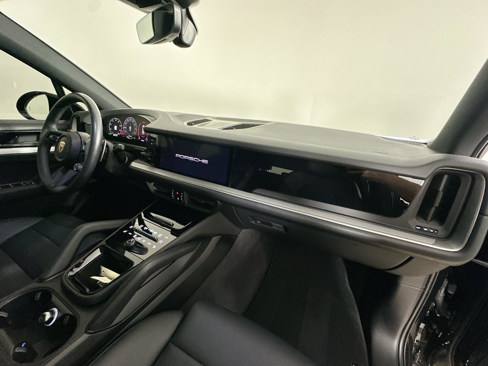 Certified 2025 Porsche Cayenne S AWD/4WD image 45