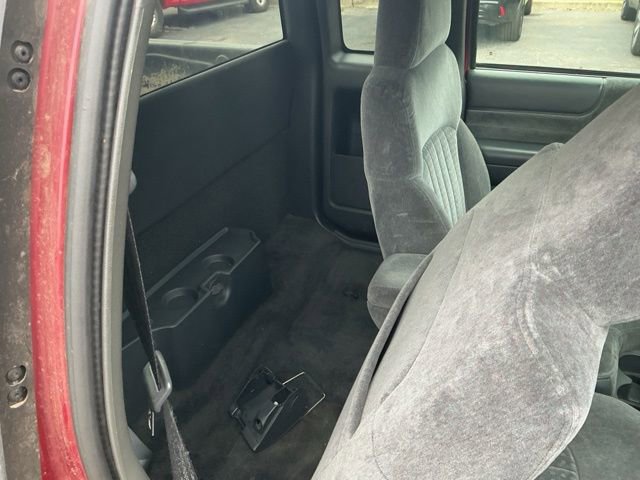Used 2001 Chevrolet S10 Pickup LS w/ Preferred Equipment Group RWD image 21