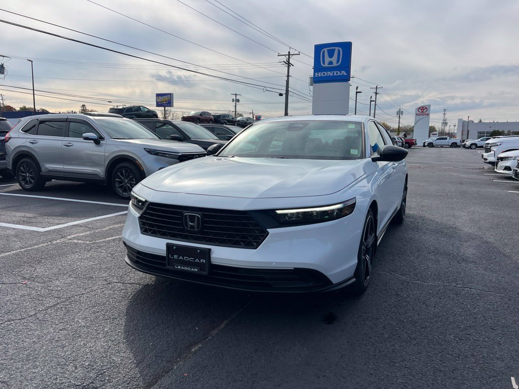 Used 2023 Honda Accord Sport image 1