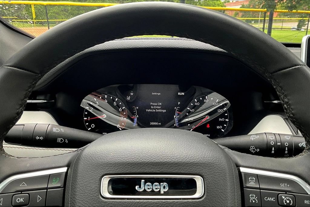 Used 2025 Jeep Compass Limited AWD/4WD image 14