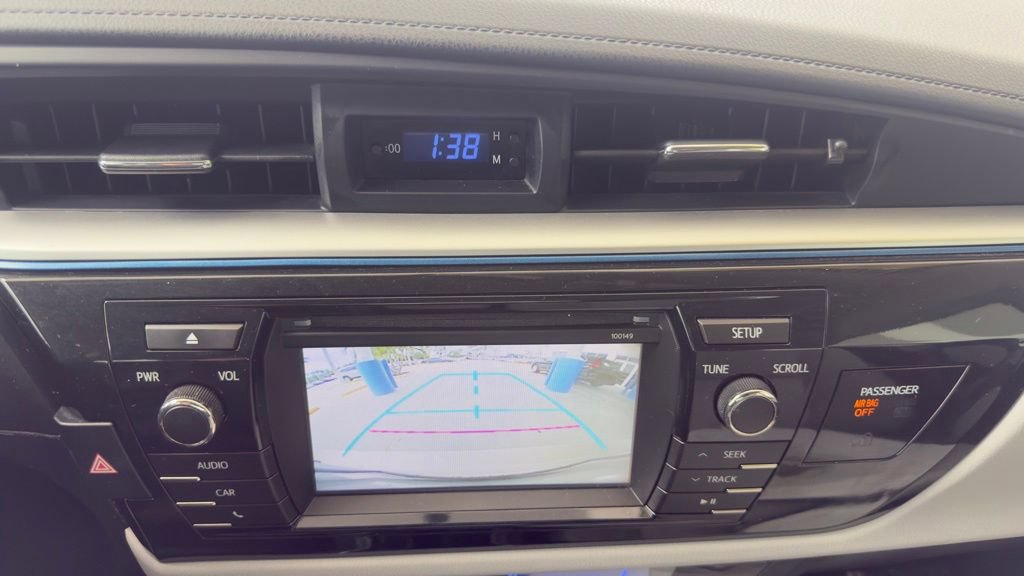 Used 2015 Toyota Corolla LE FWD image 30