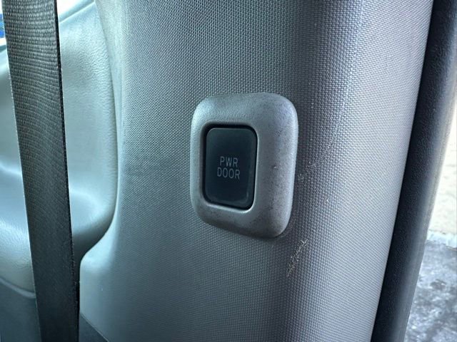 Used 2015 Toyota Sienna XLE image 30