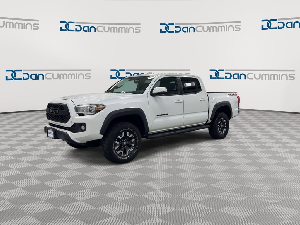 Used 2016 Toyota Tacoma TRD Off-Road w/ Exterior Package AWD/4WD image 4