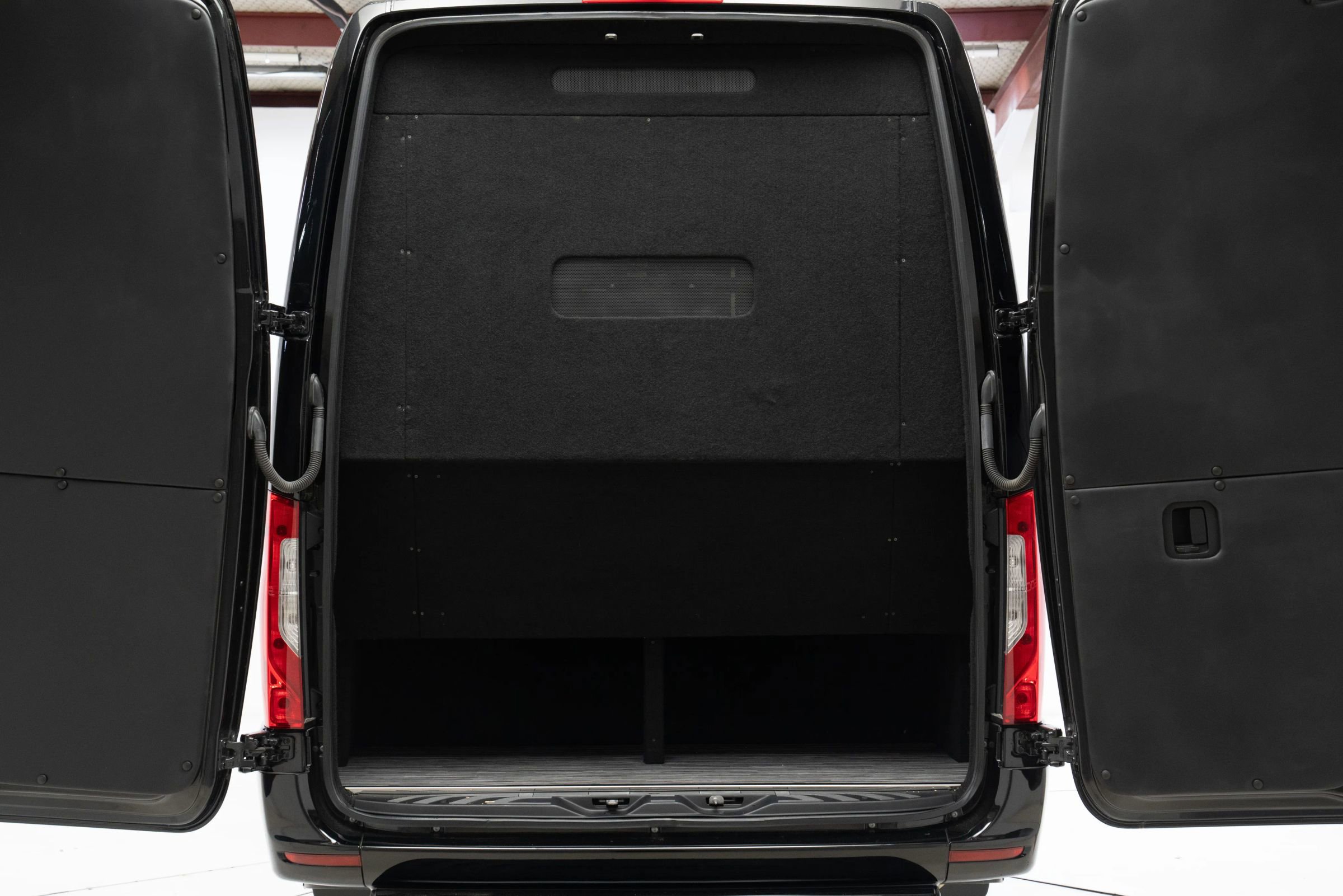 Used 2023 Mercedes-Benz Sprinter 3500 image 96