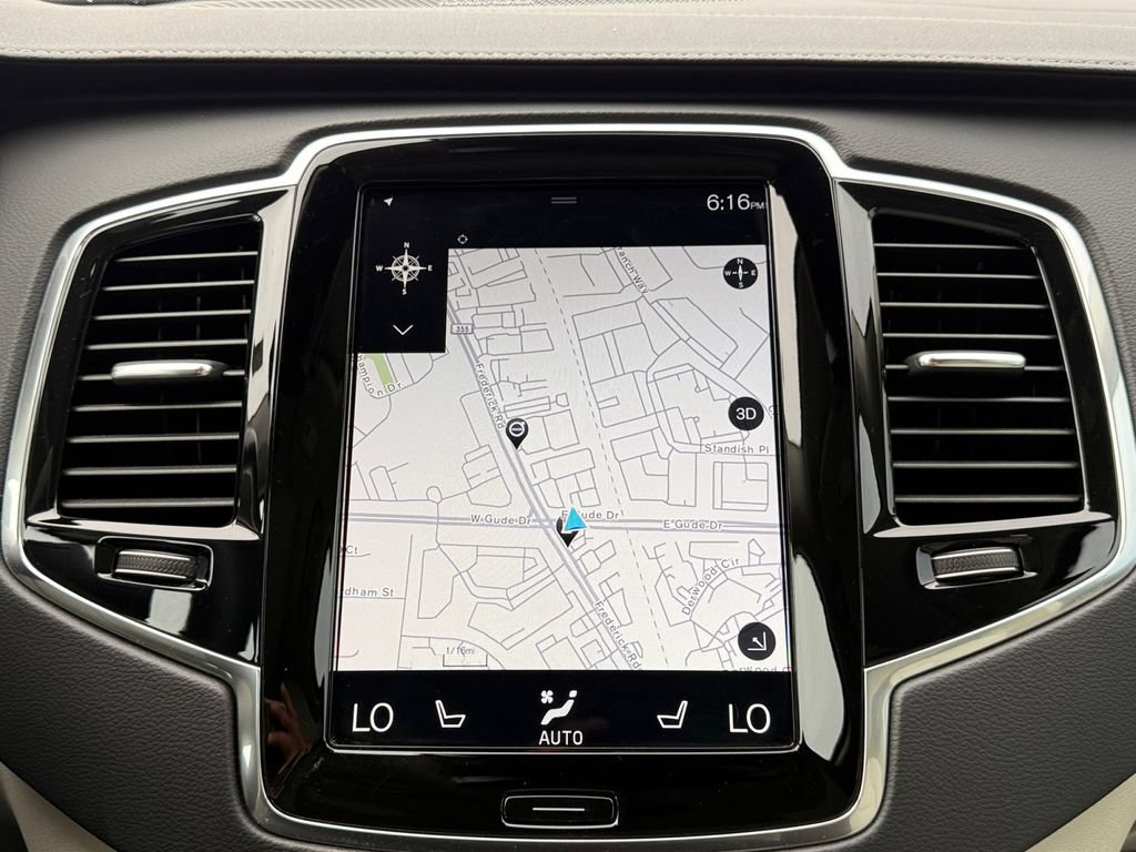 Used 2021 Volvo XC90 T8 Inscription w/ Lounge Package AWD/4WD image 17