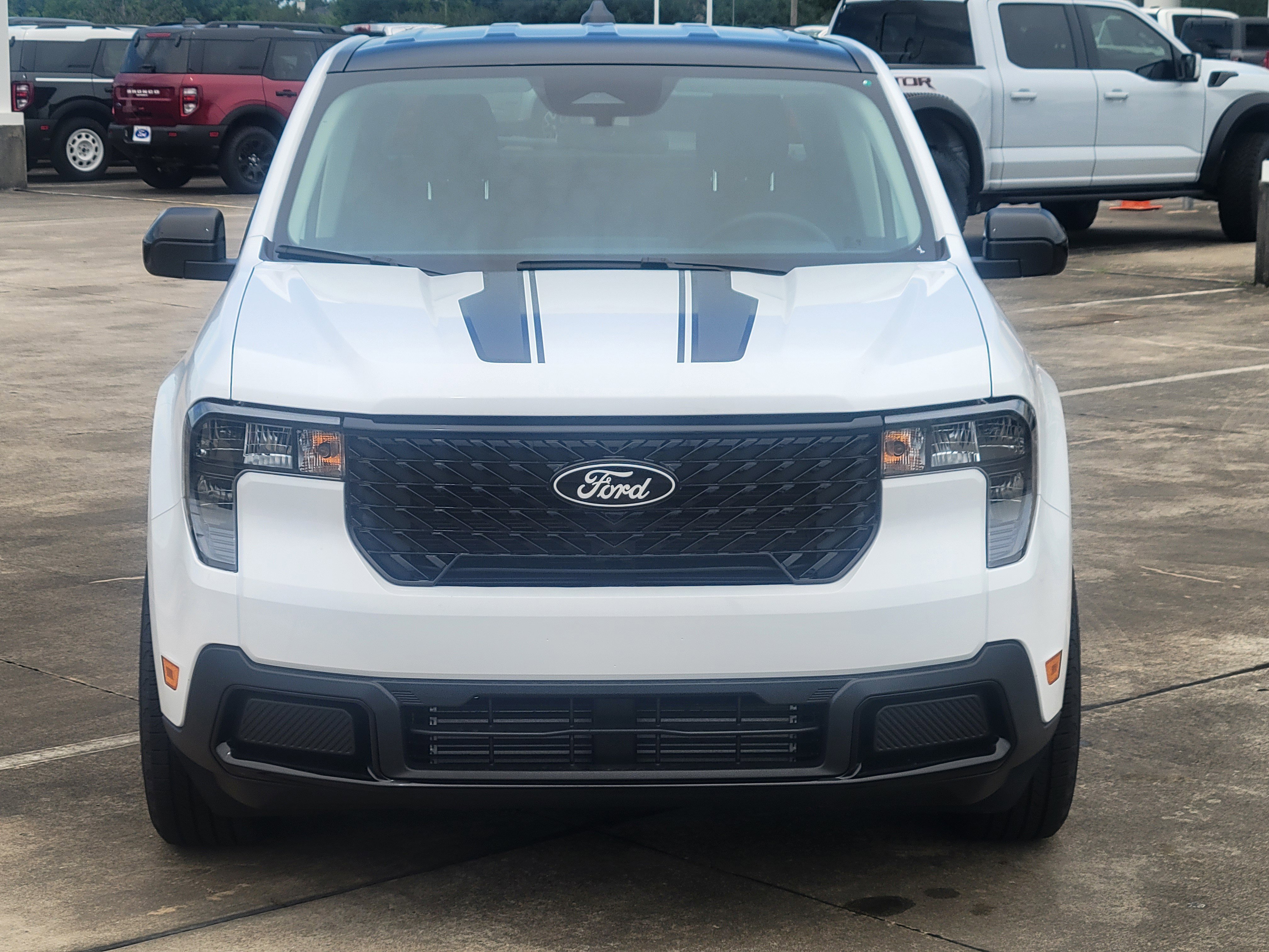 New 2025 Ford Maverick XLT w/ XLT Luxury Package AWD/4WD image 8