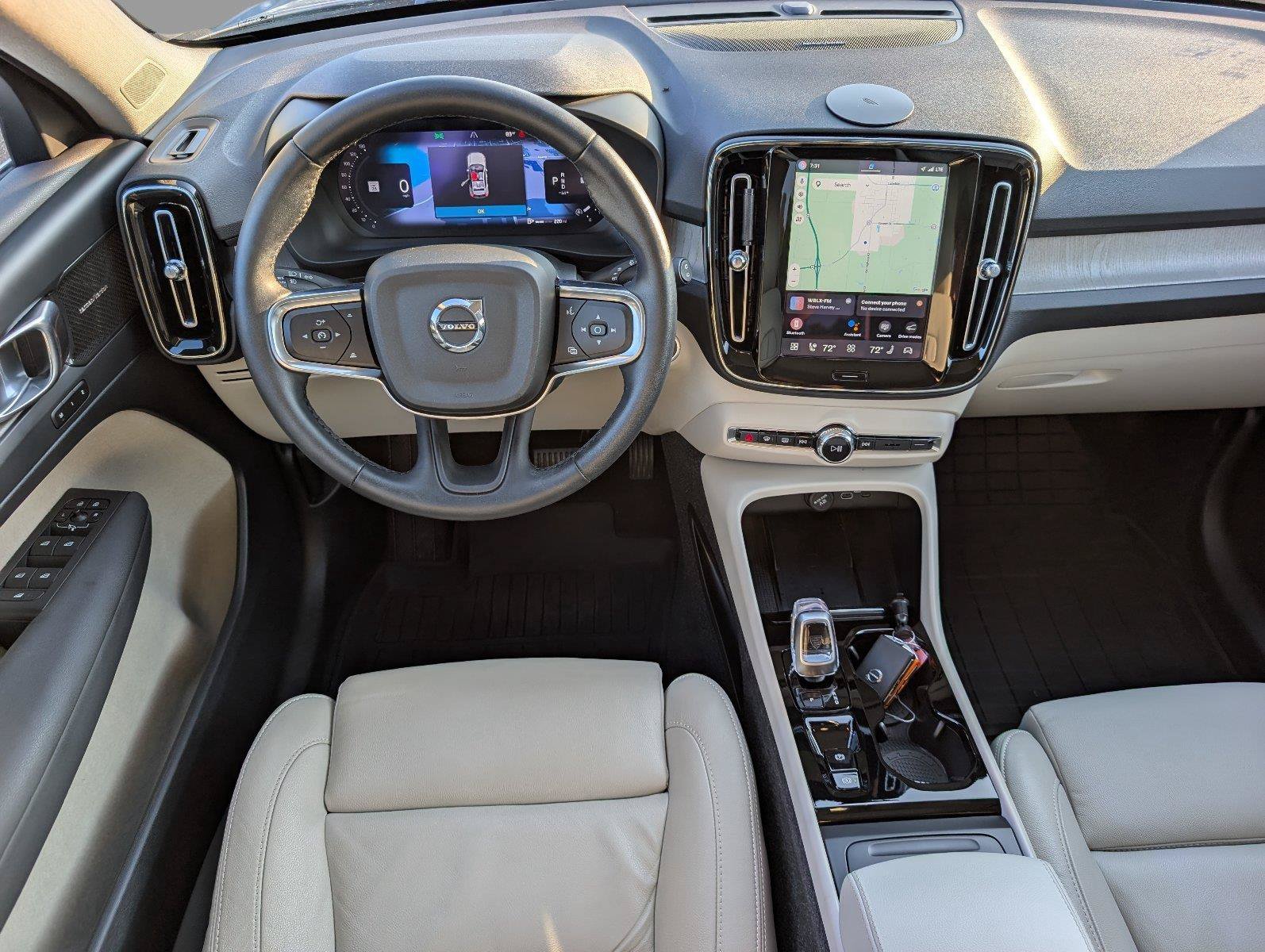 Used 2024 Volvo XC40 B5 Plus w/ Protection Package Premier AWD/4WD image 31