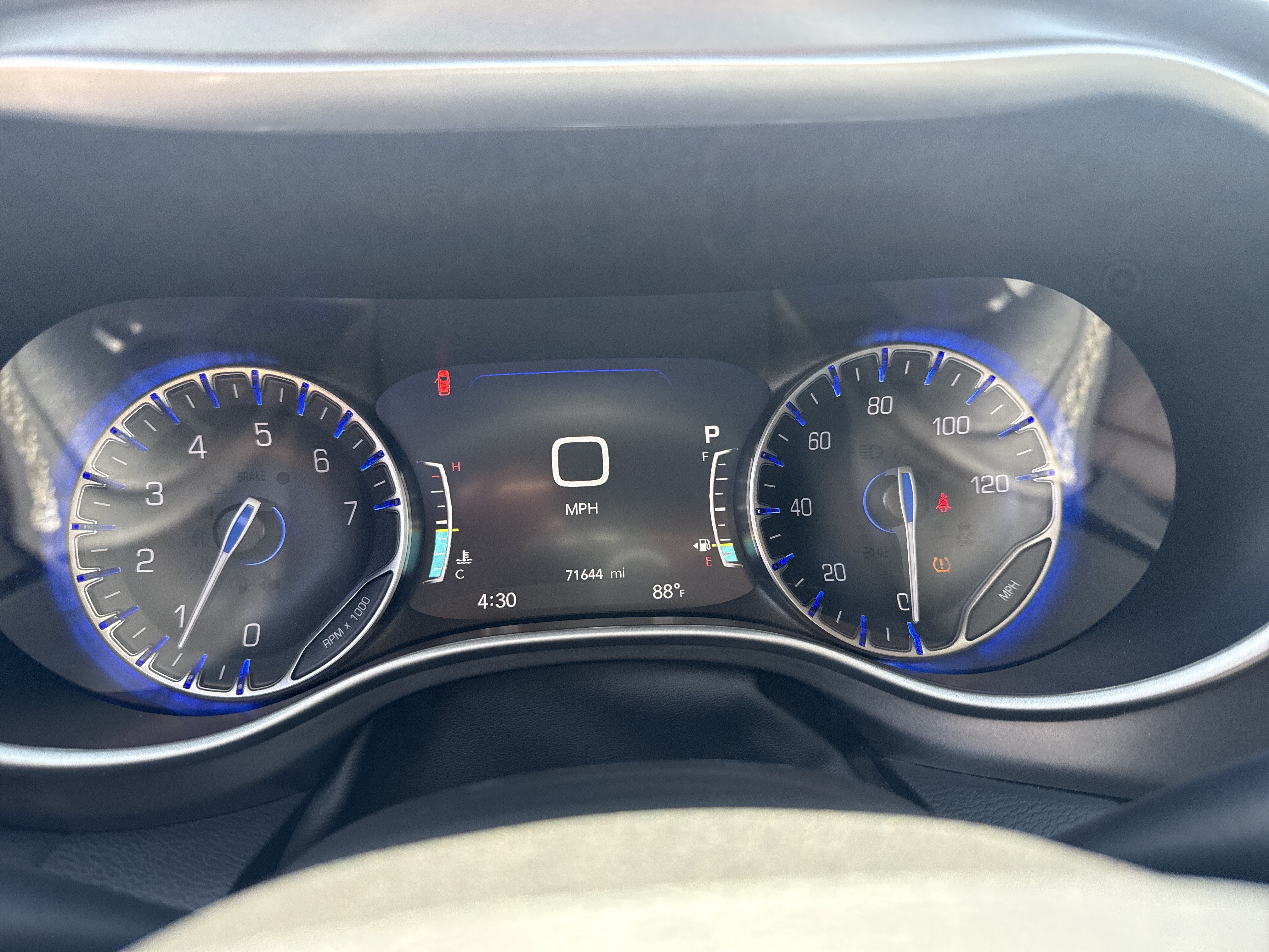 Used 2024 Chrysler Pacifica Touring-L FWD image 28