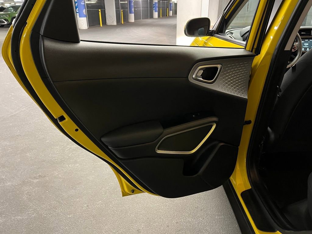 Used 2020 Kia Soul LX image 16