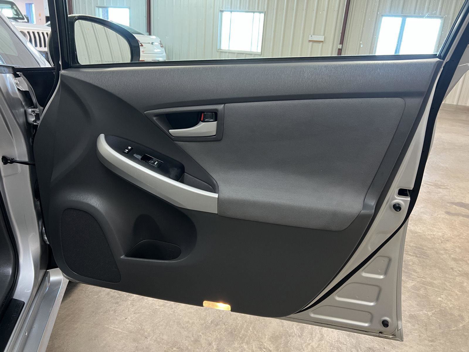 Used 2010 Toyota Prius Five image 22