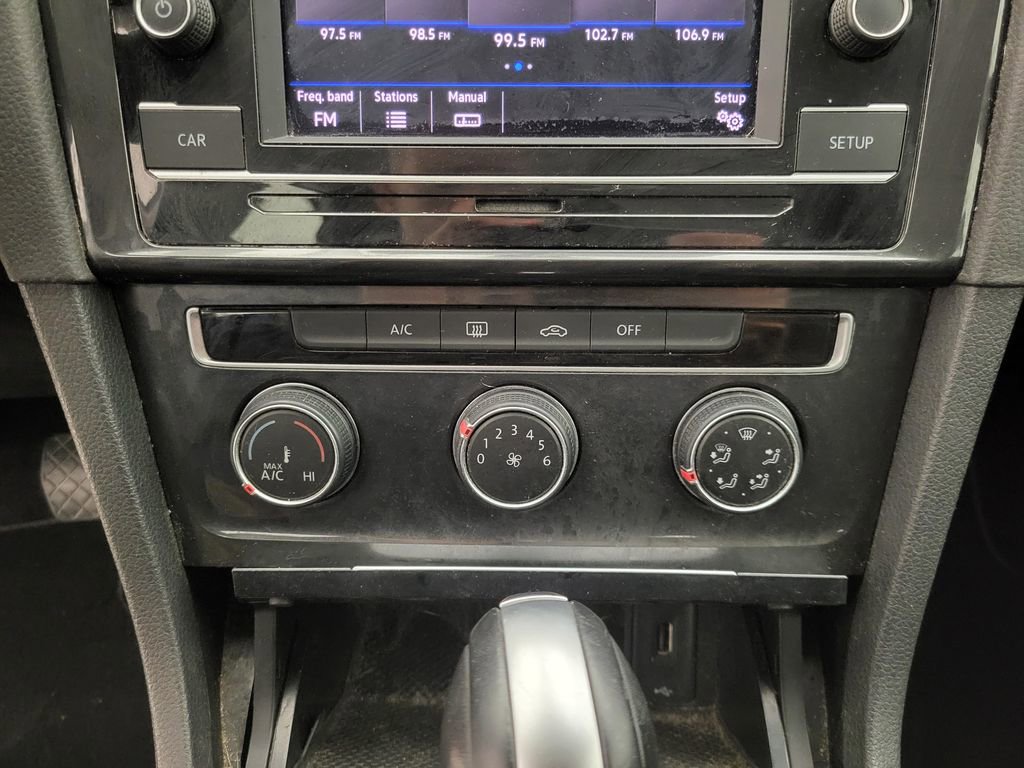 Used 2018 Volkswagen Golf S FWD image 27
