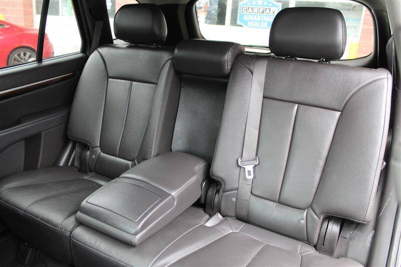 Used 2012 Hyundai Santa Fe Limited w/ Navigation Pkg 4 FWD image 26