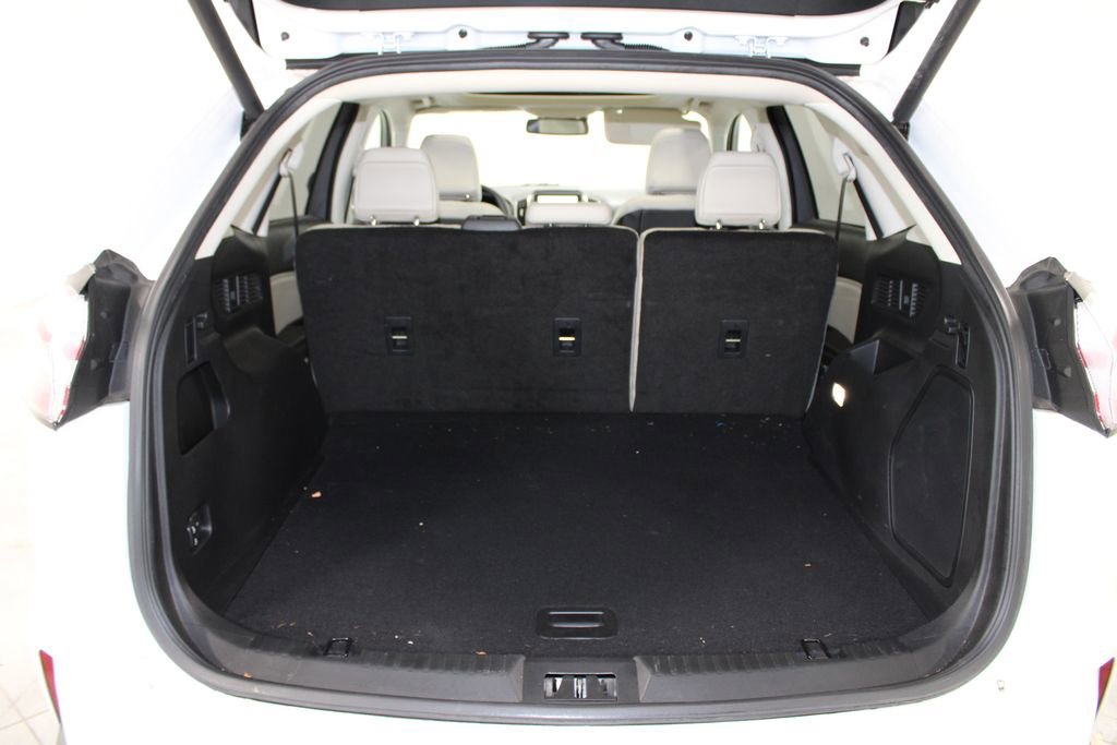 Used 2022 Ford Edge SE w/ Black Appearance Package image 13