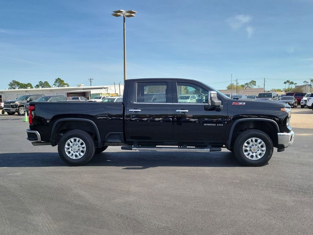 Used 2024 Chevrolet Silverado 2500 LTZ w/ LTZ Convenience Package image 18