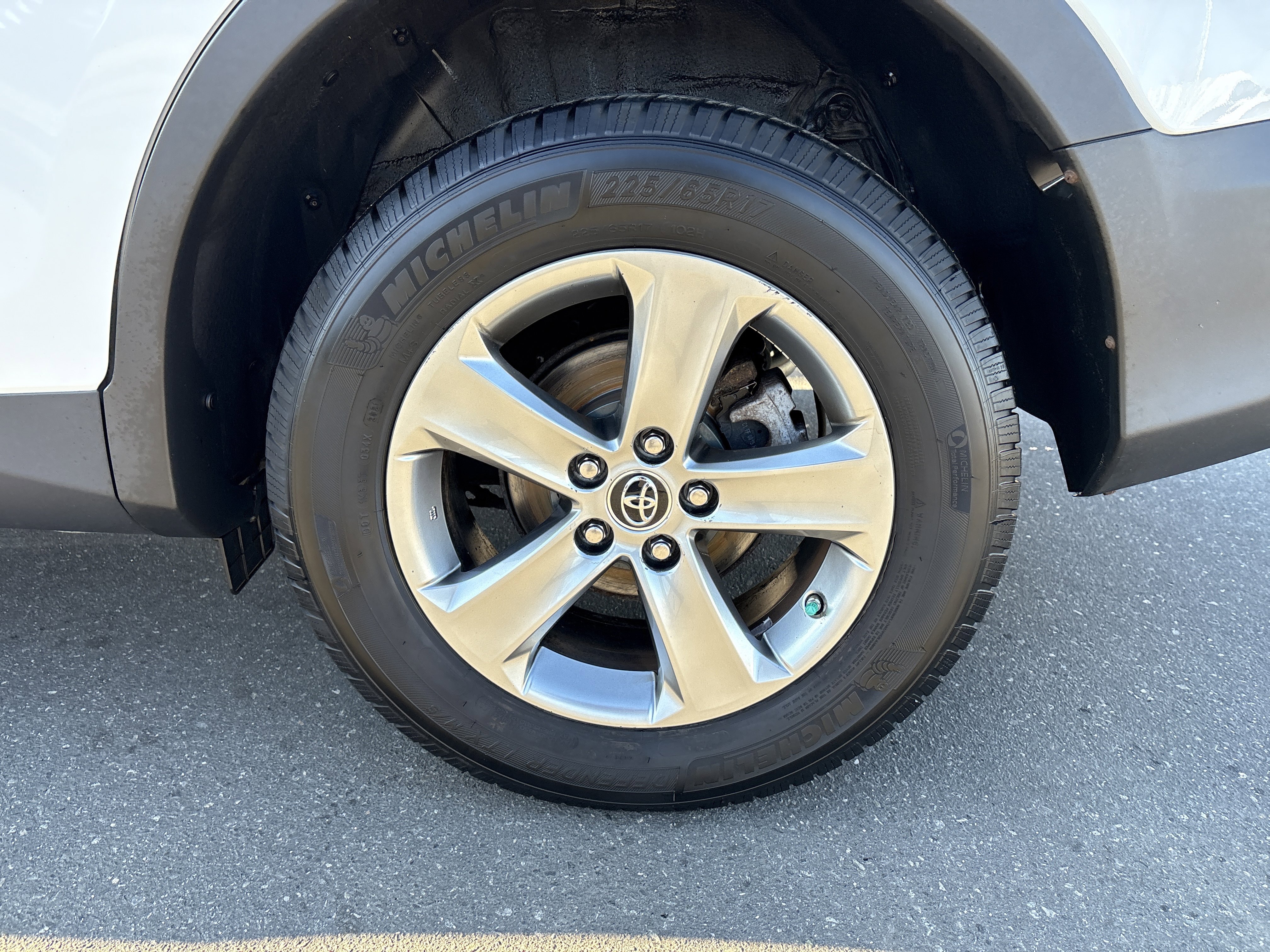 Used 2015 Toyota RAV4 XLE image 11