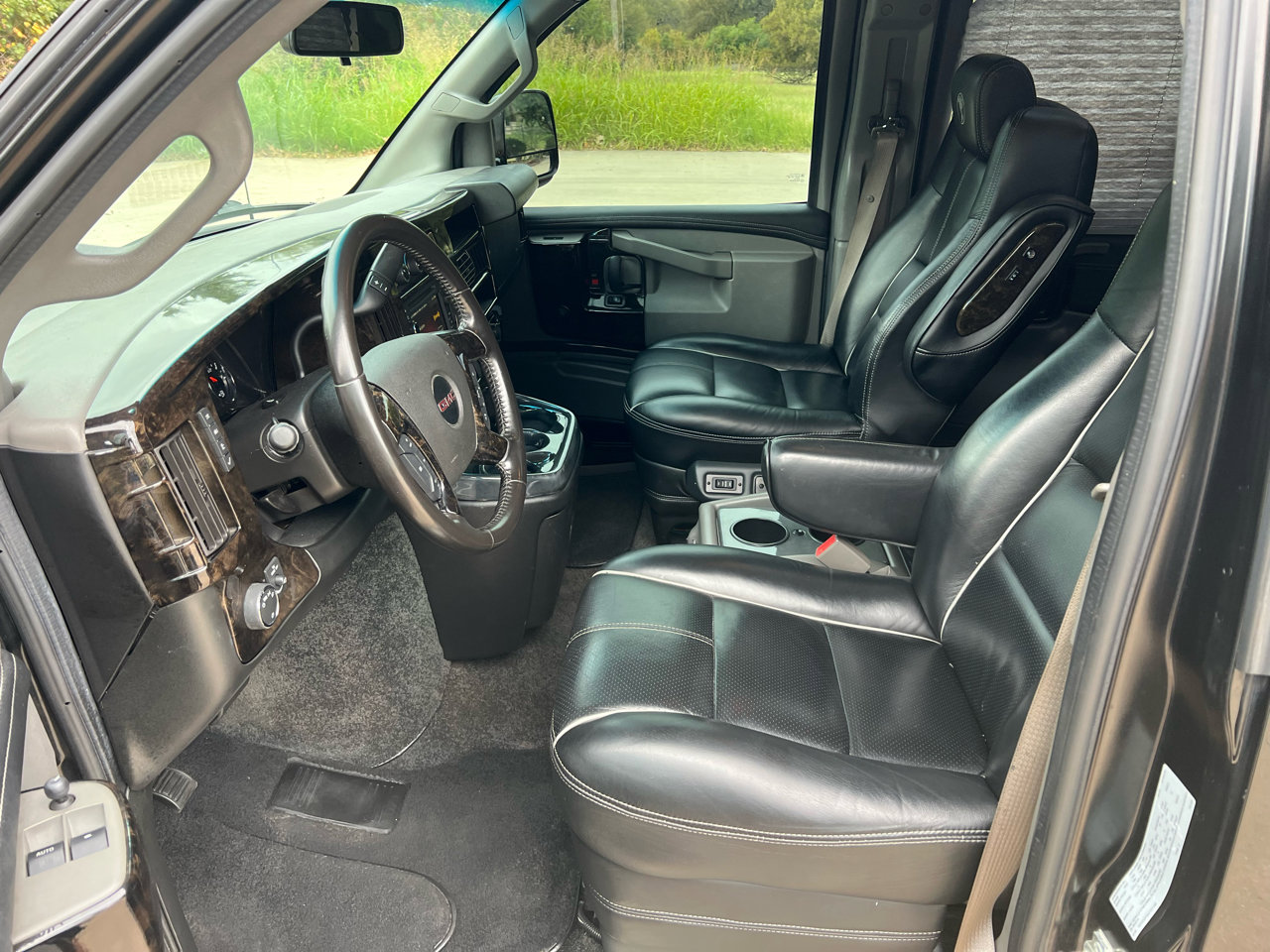 Used 2018 GMC Savana 3500 image 27