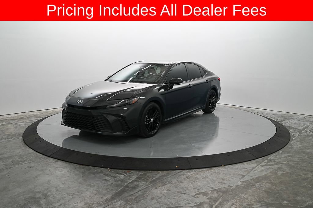 Used 2025 Toyota Camry SE FWD image 2