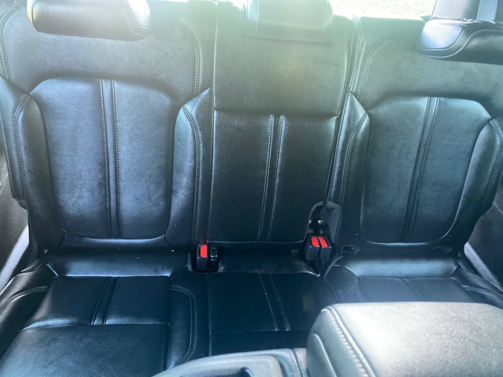 Used 2024 Jeep Wagoneer Series II w/ Flexible Seating Group RWD image 16