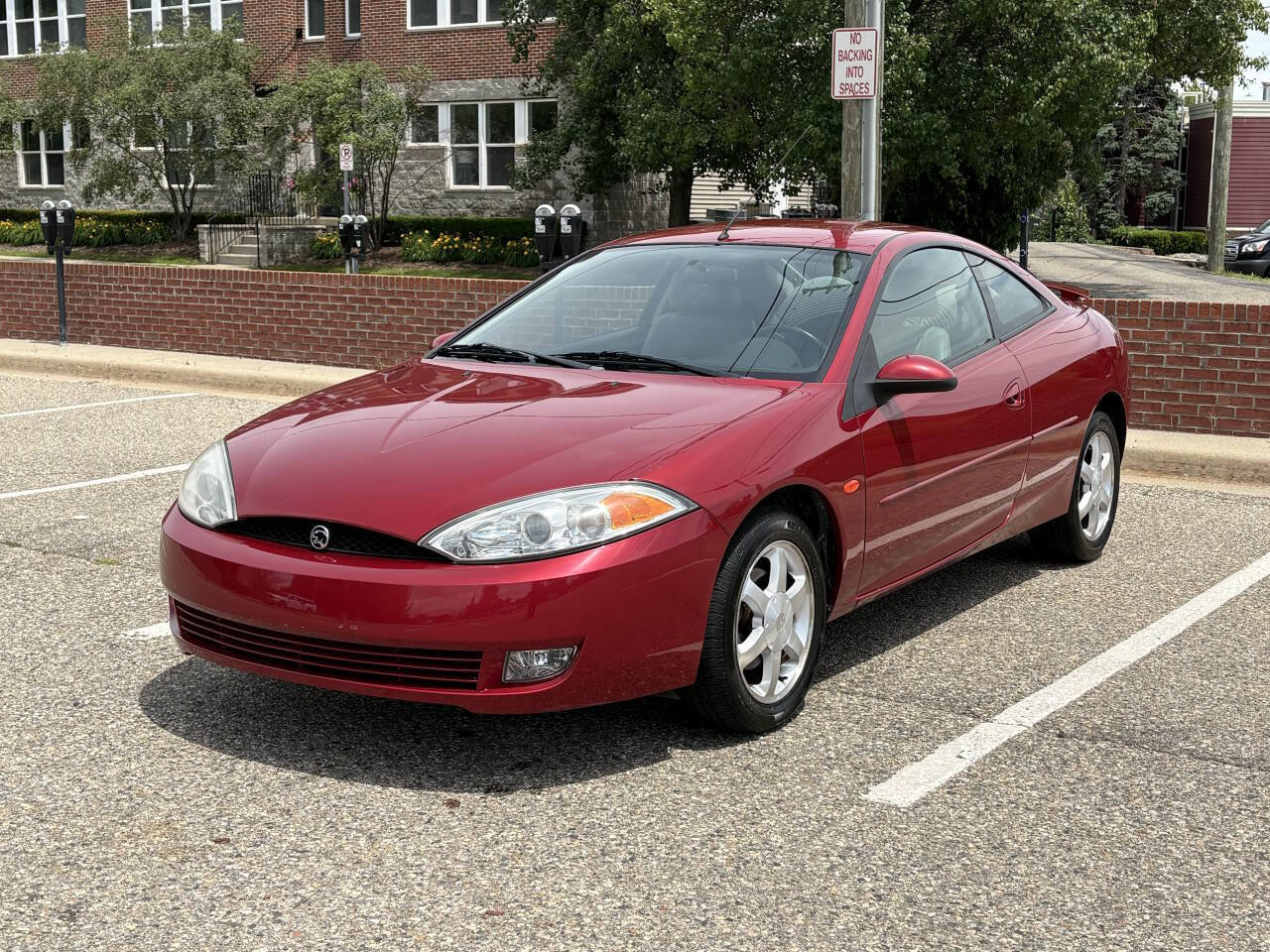 Used 2002 Mercury Cougar V6 FWD image 4