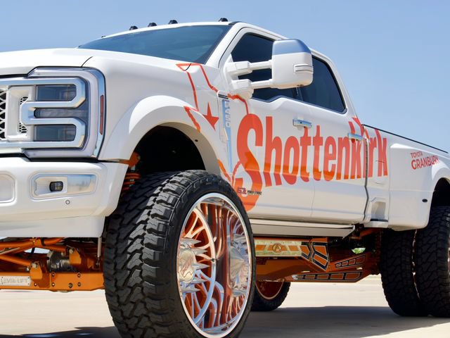 Used 2026 Ford F450 Platinum w/ Platinum Plus Package AWD/4WD image 28