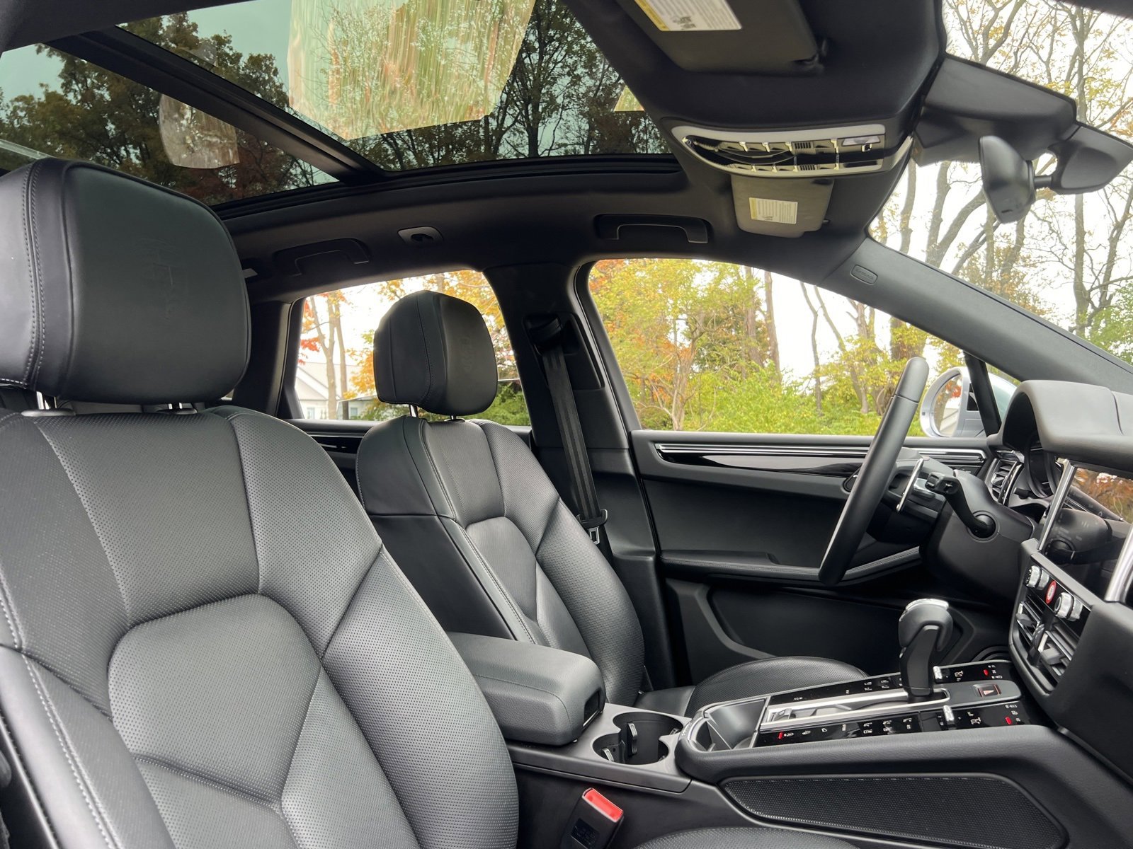 Certified 2025 Porsche Macan image 22