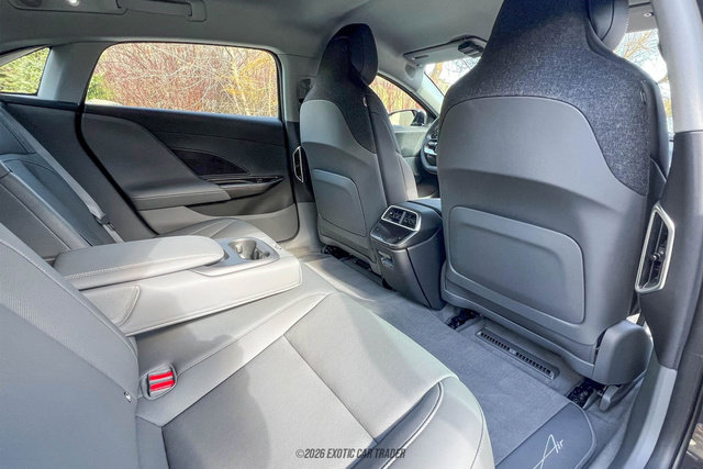 Used 2025 Lucid Air Grand Touring image 24