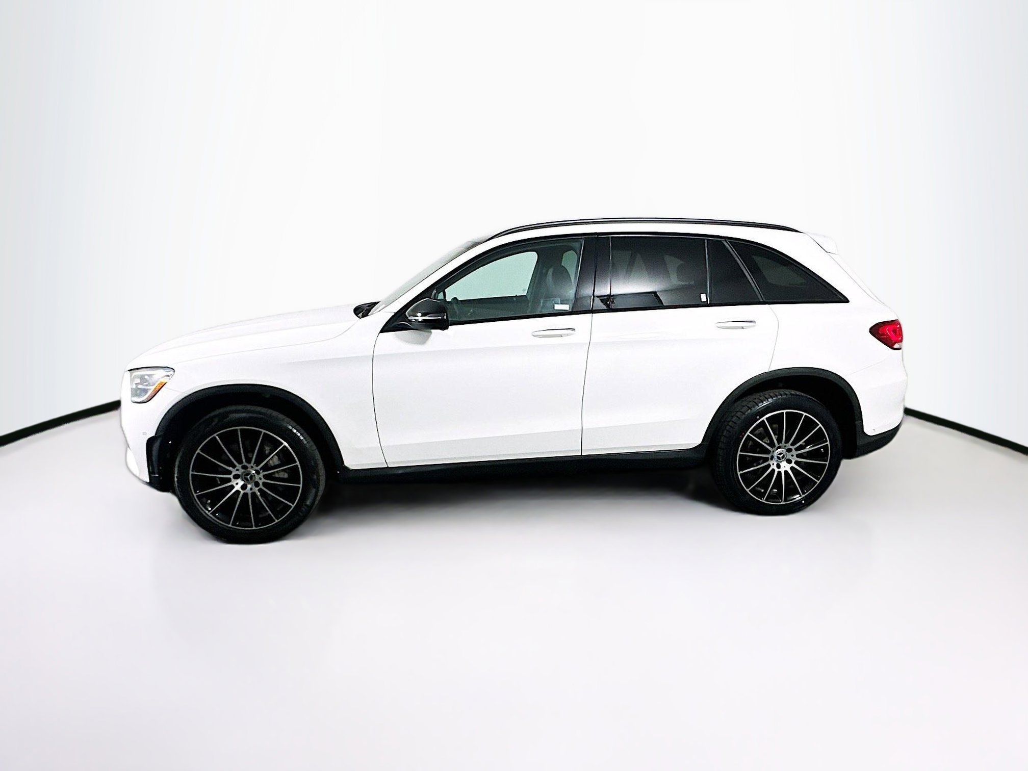 Used 2022 Mercedes-Benz GLC 300 image 4