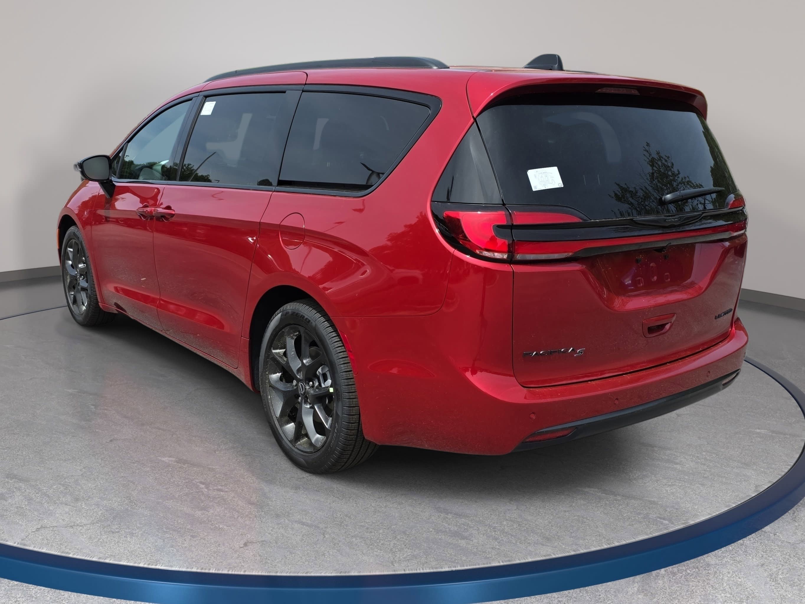 New 2026 Chrysler Pacifica Limited FWD image 7