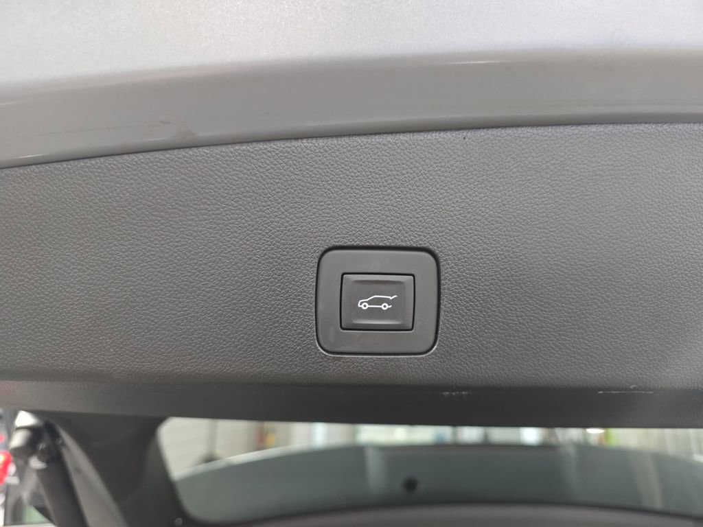 Used 2025 Buick Encore GX Avenir w/ Avenir Convenience Package AWD/4WD image 13